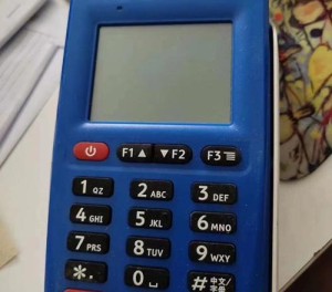 拉卡拉传统大pos机怎么办理？和电签版哪个好？